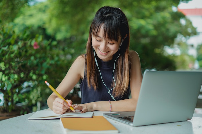 private-college-admissions-counselor